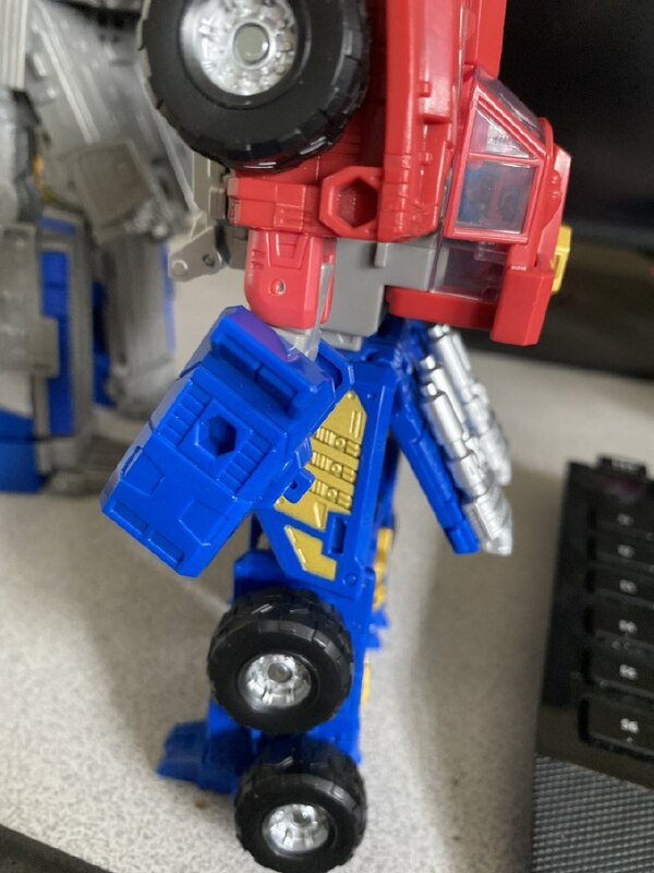 In Hand Image Of Transformers Legacy Commander Class Armada Optimus Prime  (31 of 39)